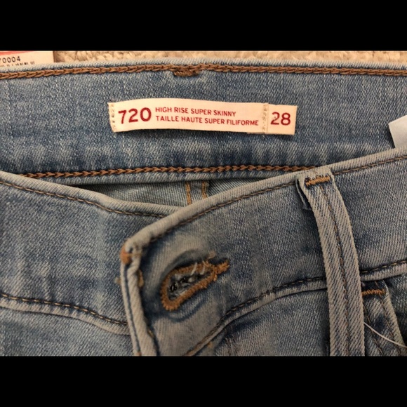 BRAND NEW LEVI JEANS - Picture 2 of 3
